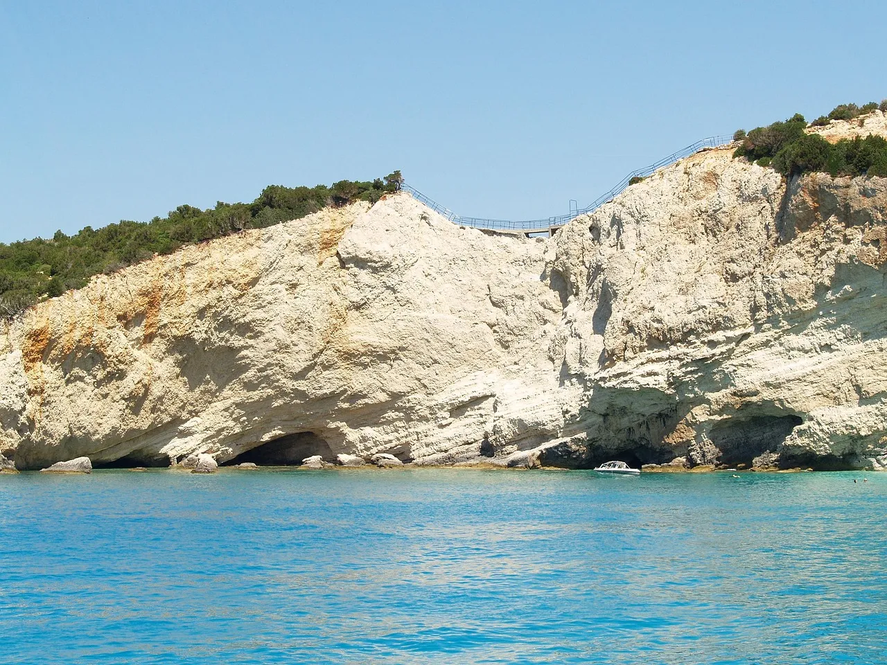 limestone rock color